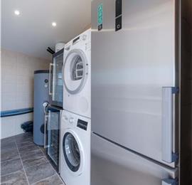 2 bedroom villa with pool and sea views in Bol, Brač Island, sleeps 4